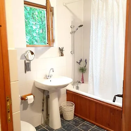 Villa De 2 Chambres Avec Piscine Privee Terrasse Amenagee Et Wifi A Loze Villa *
