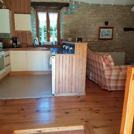 Villa Villa De 2 Chambres Avec Piscine Privee Terrasse Amenagee Et Wifi A Loze *